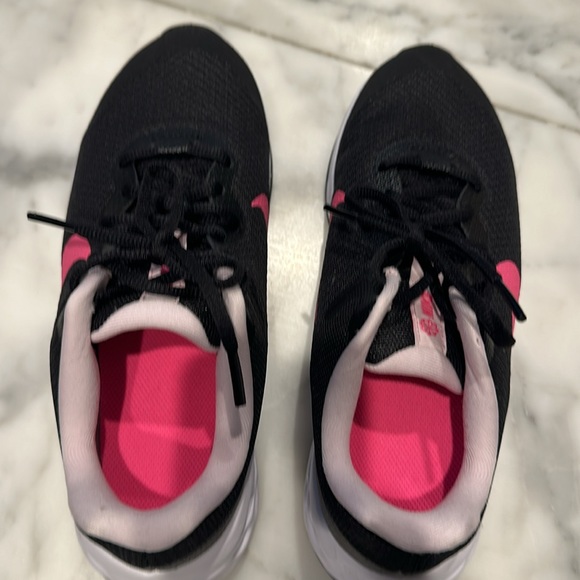 Ladies Nike sneakers - Picture 4 of 4